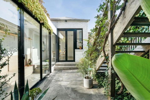 A Designer Terrace House By Edinburgh Gardens - Accommodation Gladstone 3