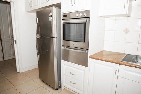 A Gem In Strathtulloh - Accommodation Gladstone 1