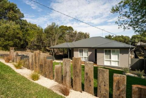 A Getaway For Two - Accommodation Gladstone 1