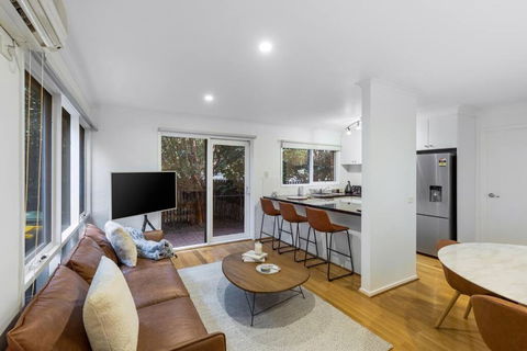 A Home Away From Home In Geelong - Accommodation Gladstone 0