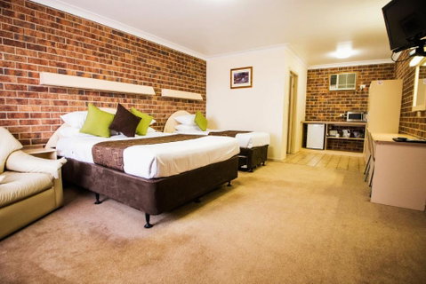A Line Motel - Accommodation Gladstone 1