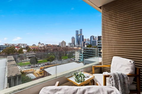 A Lux 2BR Apt Next To Melbourne Uni FREE Parking - Accommodation Gladstone 1