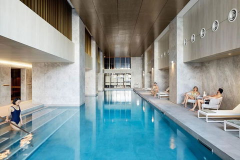 A Lux 2BR Apt Next To Southern Cross City Views - Accommodation Gladstone 3