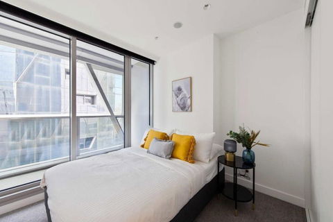 A Lux & Modern Apt Next To Southern Cross Station - Accommodation Gladstone 1