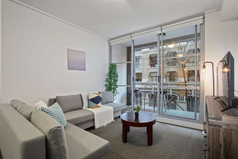 A Modern Studio For 6 Next To Darling Harbour - Accommodation Gladstone 0