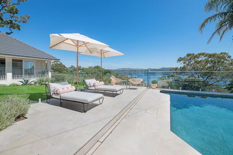 A Slice Of Paradise, Newly Transformed Avalon House With Breathtaking Views - Accommodation Gladstone 0