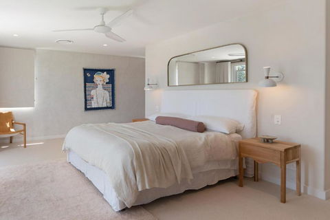 A Slice Of Paradise, Newly Transformed Avalon House With Breathtaking Views - Accommodation Gladstone 4