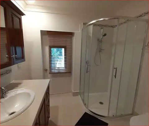 A Spacious Holiday Suite - Accommodation Gladstone 2
