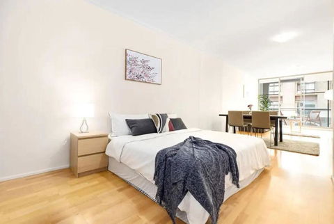 A Stylish & Cozy Studio Next To Darling Harbour - Accommodation Gladstone 1