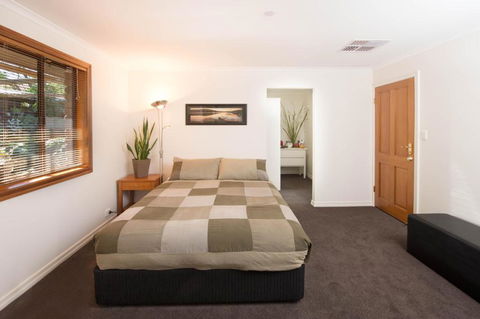 A Suite Spot In The Hills - Accommodation Gladstone 1