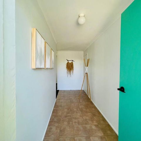 A Wave From It All - Accommodation Gladstone 2