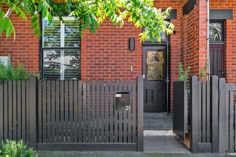 A1 Architectural Sth Melb Home Sleeps 4 Martin - Accommodation Gladstone 3