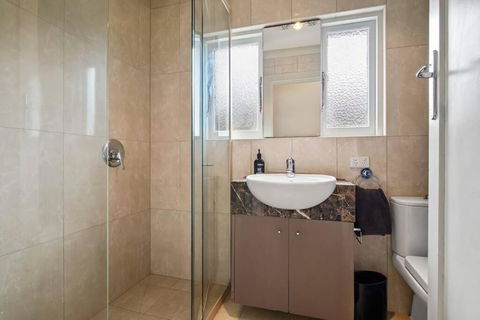 A1 Art Deco 2 Bedroom Apt Sleeps 5 Nimmo1 - Accommodation Gladstone 3