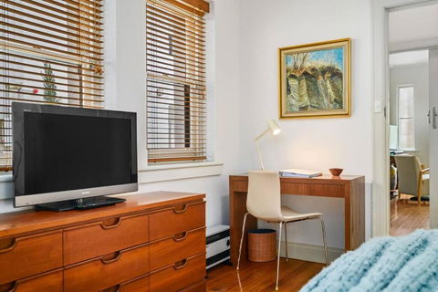 A1 Art Deco 2 Bedroom Apt Sleeps 5 Nimmo1 - Accommodation Gladstone 4