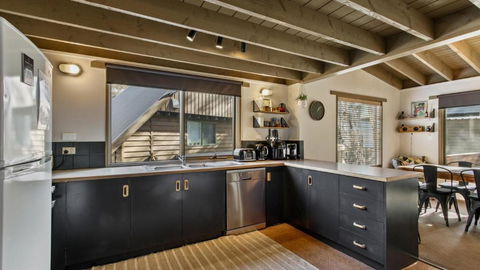 Aaragon - Accommodation Gladstone 2