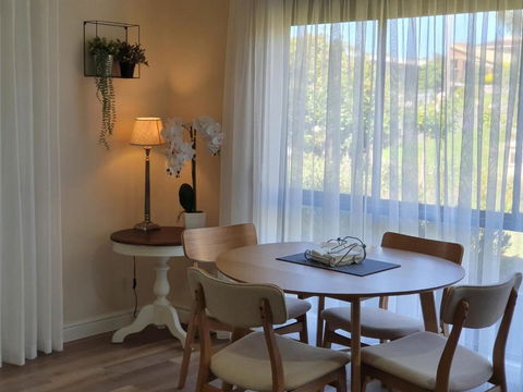 Abalone Guest Accommodation - Accommodation Gladstone 4