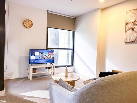 Abeckett St 1br1ba Studio Wifi Balcony - Accommodation Gladstone 2