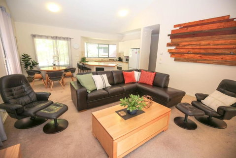 Abenaki - Accommodation Gladstone 1
