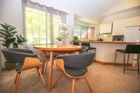 Abenaki - Accommodation Gladstone 3