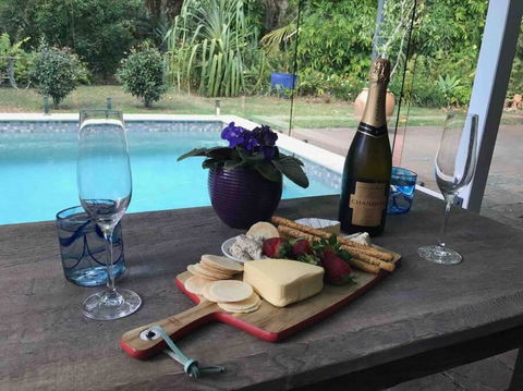 Absolute Beach Front Home -Dogs, Surf, Relax, Bush - Accommodation Gladstone 3