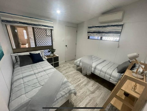 Absolute Beach Front - Accommodation Gladstone 4