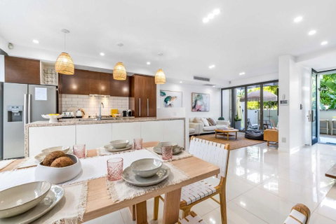 Absolute By Khove - Accommodation Gladstone 1