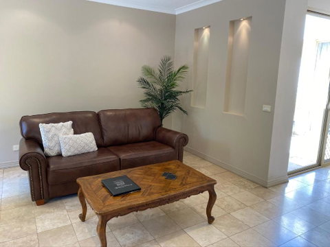 Acacia Terraces - Accommodation Gladstone 2