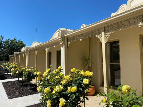 Acacia Terraces - Accommodation Gladstone 1