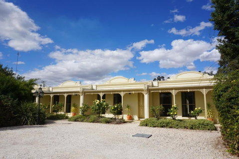 Acacia Terraces - Accommodation Gladstone 0