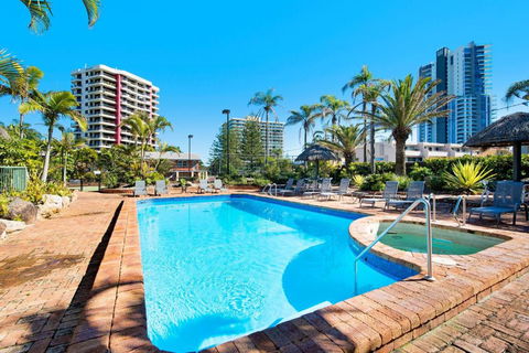 Acapulco Deluxe 2 Bedroom Apartment - CoastHM - Accommodation Gladstone 2