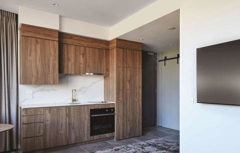Adina Apartment Hotel Melbourne, Pentridge - Accommodation Gladstone 2