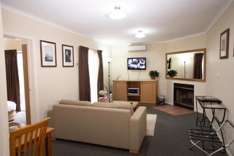 Admiralty Inn - Accommodation Gladstone 1