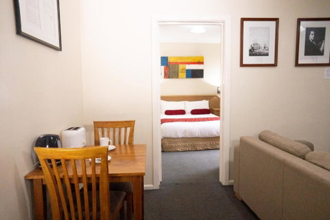Admiralty Inn - Accommodation Gladstone 3