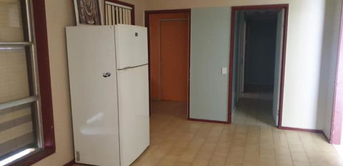 Affordable And Easy Access To Everything - Accommodation Gladstone 0
