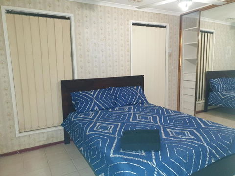 Affordable And Easy Access To Everything - Accommodation Gladstone 2