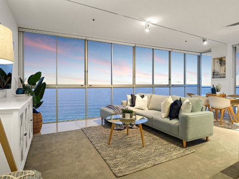 Air On Broadbeach - Accommodation Gladstone 1