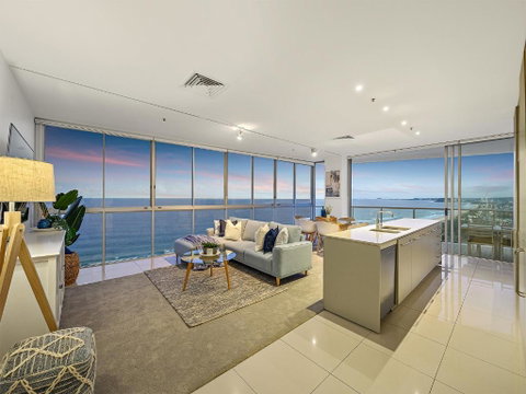 Air On Broadbeach - Accommodation Gladstone 4