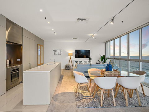 Air On Broadbeach - Accommodation Gladstone 2