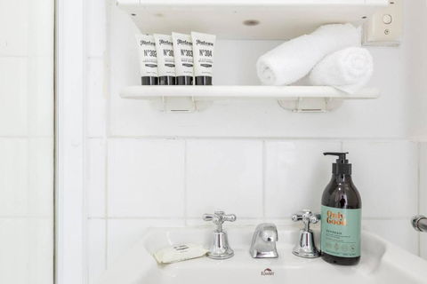 Acland Central Studio - A Cosy St Kilda Escape - Accommodation Gladstone 3