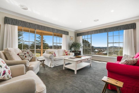 A House With A View, Molong. NSW - Accommodation Gladstone 0