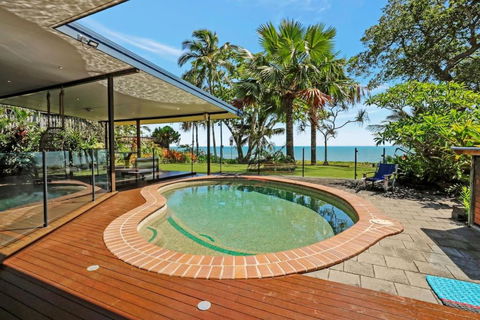 Absolute Beachfront House With Private Pool - Accommodation Gladstone 3
