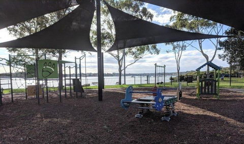 Aircabin - Five Dock - Stylish 2-Bed Apt Near Bay - Accommodation Gladstone 1