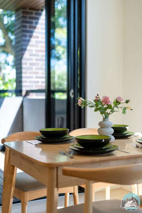 Aircabin - Five Dock - Stylish 2-Bed Apt Near Bay - Accommodation Gladstone 4