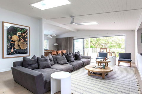 AL Sole - 4 Bedrooms - Pool - Location - Accommodation Gladstone 0