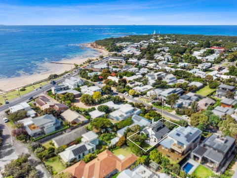 Albert - Accommodation Gladstone 2