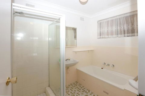 Albert Court 9 - Accommodation Gladstone 1