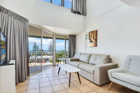 ALEX BEACH RESORT-317/428 - Accommodation Gladstone 1