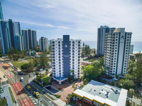 Alexander Holiday Apartments - Accommodation Gladstone 0