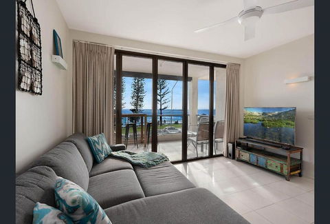 Alexandra Headland Beach - Stunning Views ZF9 - Accommodation Gladstone 4
