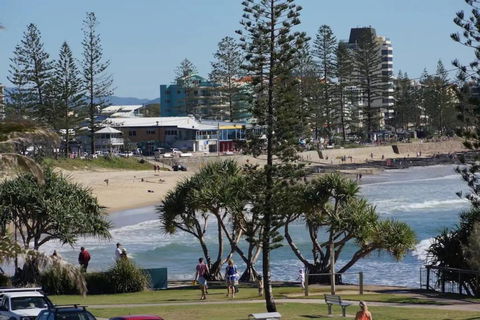 Alexandra Headland Beach - Stunning Views ZF9 - Accommodation Gladstone 3
